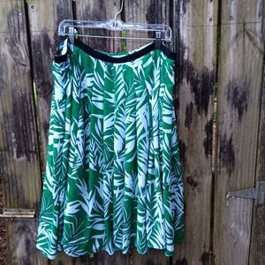 TALBOTS WOMAN Flowy Pleated Green Leaf Print Skirt 16W